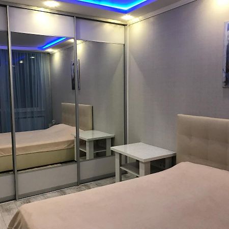 Luxe Apartment On Drahomanova Kyiv Exterior foto