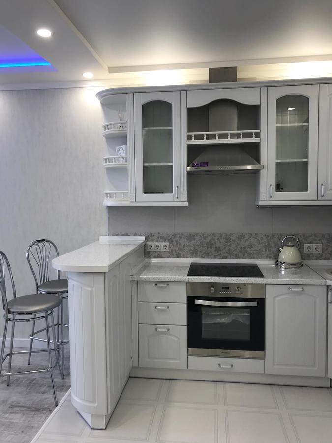 Luxe Apartment On Drahomanova Kyiv Exterior foto