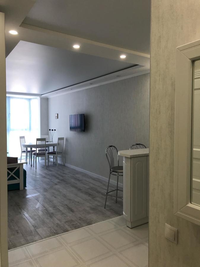 Luxe Apartment On Drahomanova Kyiv Exterior foto